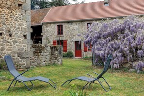 Unclassified image, 3 of 30, button - Holiday Home 'Gite Village De La Pierre De Masgot' with Private Terrace, Private Garden and Wi-Fi (Fransèches)