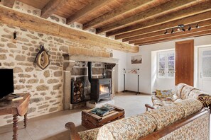 Living area - Holiday Home 'Gite Village De La Pierre De Masgot' with Private Terrace, Private Garden and Wi-Fi (Fransèches)