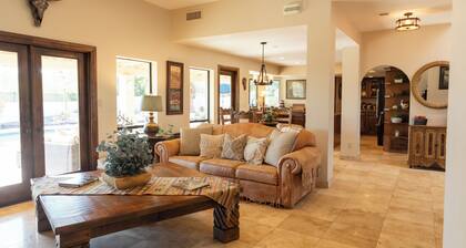 The Bradford - Southwest Luxury w/ Pool + Mountain Views in Sunny Fountain Hills