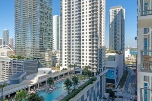 Exterior - Stylish Urban 1BR Downtown Rooftop Pool & Views (Miami)