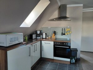 Fridge, microwave, oven, stovetop - NEW! Modern apartment Koi 2 OG Usedom (Zirchow)