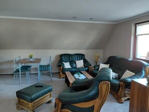 Living area - NEW! Modern apartment Koi 2 OG Usedom (Zirchow)