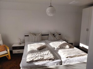 1 bedroom, free WiFi, bed sheets - NEW! Modern apartment Koi 2 OG Usedom (Zirchow)