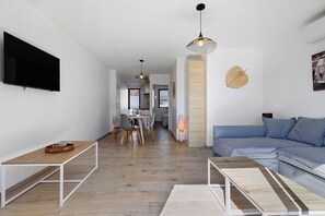 TV - Mimosas Apartment 400m from the Beach (La Tranche-sur-Mer)