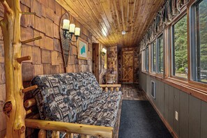 Interior - Cozy Log Cabin Escape on Lake Emily (Florence)