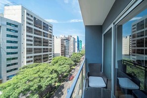 Property grounds - Centric and Cozy Apt 3bed 2.5 bath w/ Free parking (Miraflores)