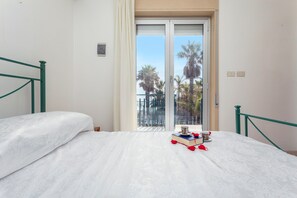 1 bedroom - Apartment 'I Ciottoli Dello Ionio - Apt 18' with Sea View, Shared Terrace and Balcony (Mascali)