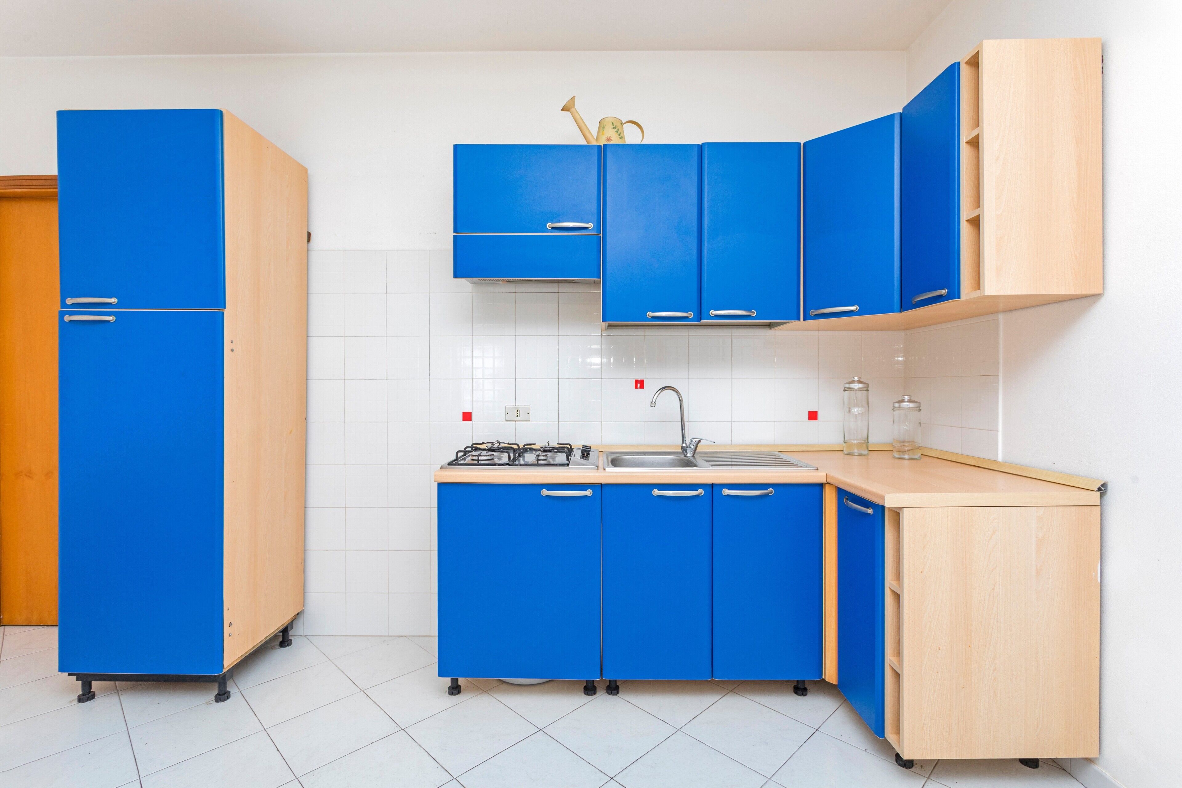 Frigorifero, piano cottura, pentole/stoviglie/utensili