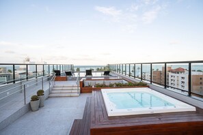 Basic Apartment | Outdoor spa tub - Legacy #401 - Sea View Apartment by Carpediem (João Pessoa)