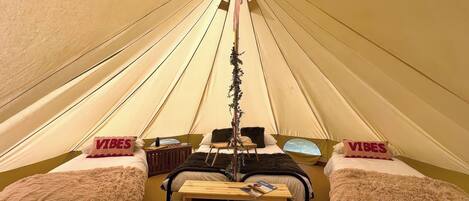 1 chambre, décoration personnalisée, ameublement personnalisé