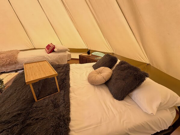 1 Schlafzimmer, individuell dekoriert, individuell eingerichtet