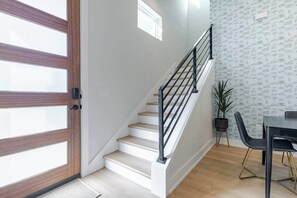 Unclassified image, 4 of 55, button