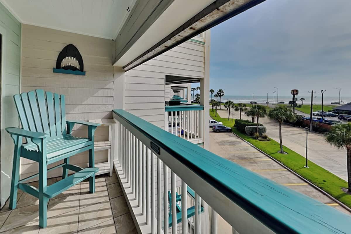 Condo (1 Bedroom) | Front of property