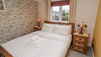 3 dormitoris, decoració individual i mobiliari individual