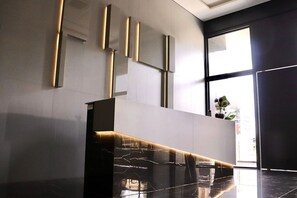 Basic-Apartment | Lobby