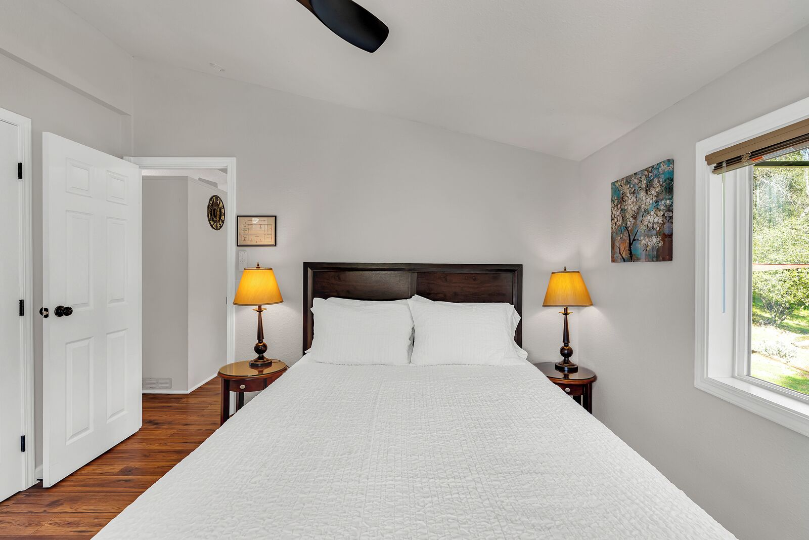 2 bedrooms, iron/ironing board, travel crib, WiFi (free)