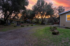 Unclassified image, 3 of 41, button - Yosemite: Nature Escape, Pets, BBQ, Starlink, Split bedrooms, Cozy & Pvt Grounds (Mariposa)