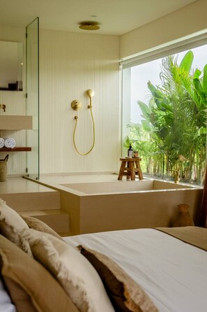 1 bedroom, desk, WiFi, bed sheets - Majo 1BR Romantic Villa, 3 Min to Thomas Beach (South Kuta)