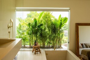 1 bedroom, desk, WiFi, bed sheets - Majo 1BR Romantic Villa, 3 Min to Thomas Beach (South Kuta)