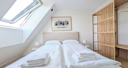 New opening - beach and nature reserve nearby - berth 6