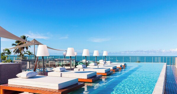 Pool - Setai Yacht #503 - Quadruple Flat by Carpediem (João Pessoa)