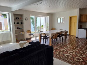 Dining - La maison Amorgos la Terrière – Charming House Near the Beach with Garage (La Tranche-sur-Mer)