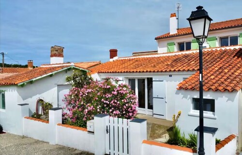 La maison Amorgos la Terrière – Charming House Near the Beach with Garage