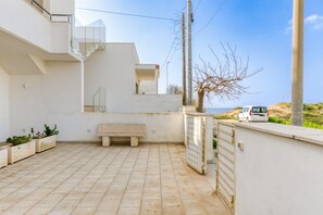 Terrace/patio - Apartment '2' with Air Conditioning (Torre San Giovanni)
