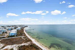 Condo, nhiều giường (Portofino Island Resort 4-1101) | Bãi biển