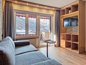 TV - Sonnhalde A by Interhome (Zermatt)