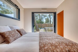 5 habitaciones, tabla de planchar con plancha, wifi y ropa de cama 
