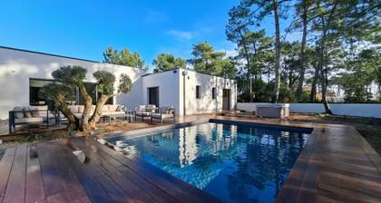 La villa des Pins d'Or – Spacious Family Villa with Pool and Spa in a Tranquil Setting