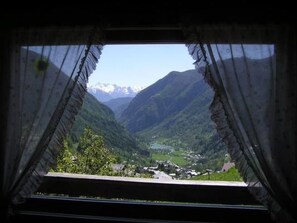 Interior - 'Lo Chalet' der Balkon über dem Matterhorntal by Interhome (Valtournenche)
