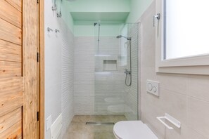Shower - Apartment '4' with Air Conditioning (Torre San Giovanni)