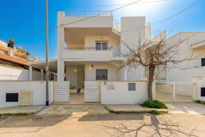 Exterior - Apartment '4' with Air Conditioning (Torre San Giovanni)