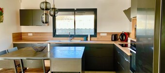 Villa ‘Residence Le Petit Duc’- with 4 double bedrooms, heated pool and AC.