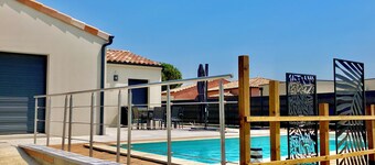 Villa ‘Residence Le Petit Duc’- with 4 double bedrooms, heated pool and AC.