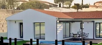 Villa ‘Residence Le Petit Duc’- with 4 double bedrooms, heated pool and AC.