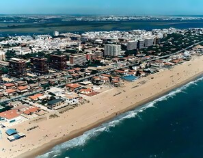 Beach nearby - Cisne del Mar Apartment with Private Terrace, Wi-Fi and Air Conditioning (Punta Umbría)