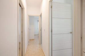 Interior - Cisne del Mar Apartment with Private Terrace, Wi-Fi, and Air Conditioning (Punta Umbría)