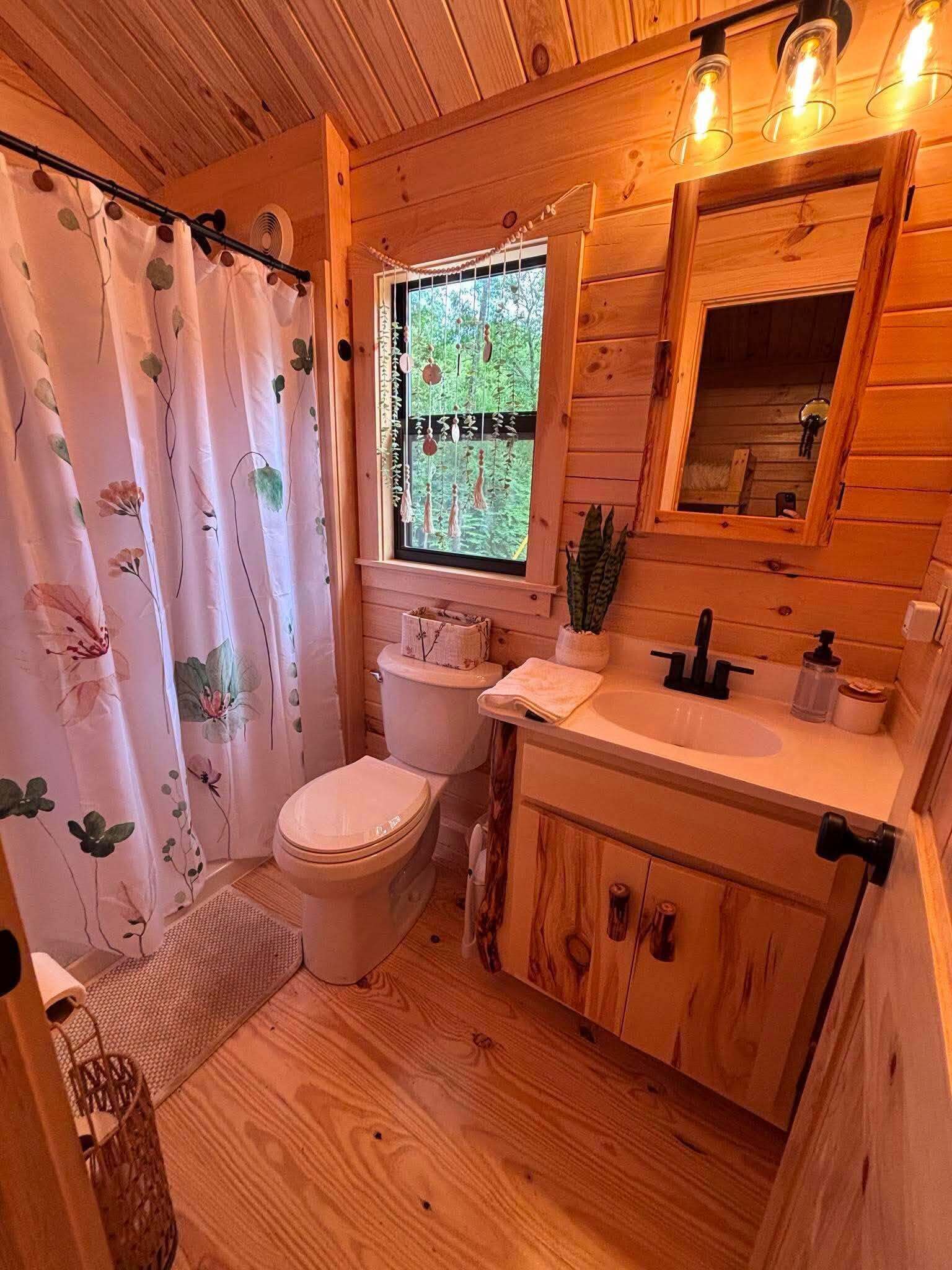 Towels, soap, shampoo, toilet paper