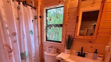 Towels, soap, shampoo, toilet paper