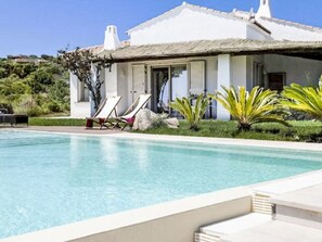 Pool - Elenoire by Interhome (Santa Teresa di Gallura)