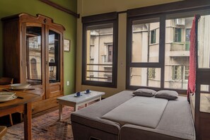 1 chambre, fer et planche à repasser, accès Internet, draps fournis