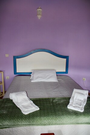 1 bedroom, WiFi, bed sheets - Studio Pombal with Kitchenette (3 Guests) (Rabal)