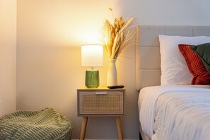 3 bedrooms, iron/ironing board, free WiFi, bed sheets - Family Retreat with Pool, Gym & Near Parks and Attractions (Kissimmee)