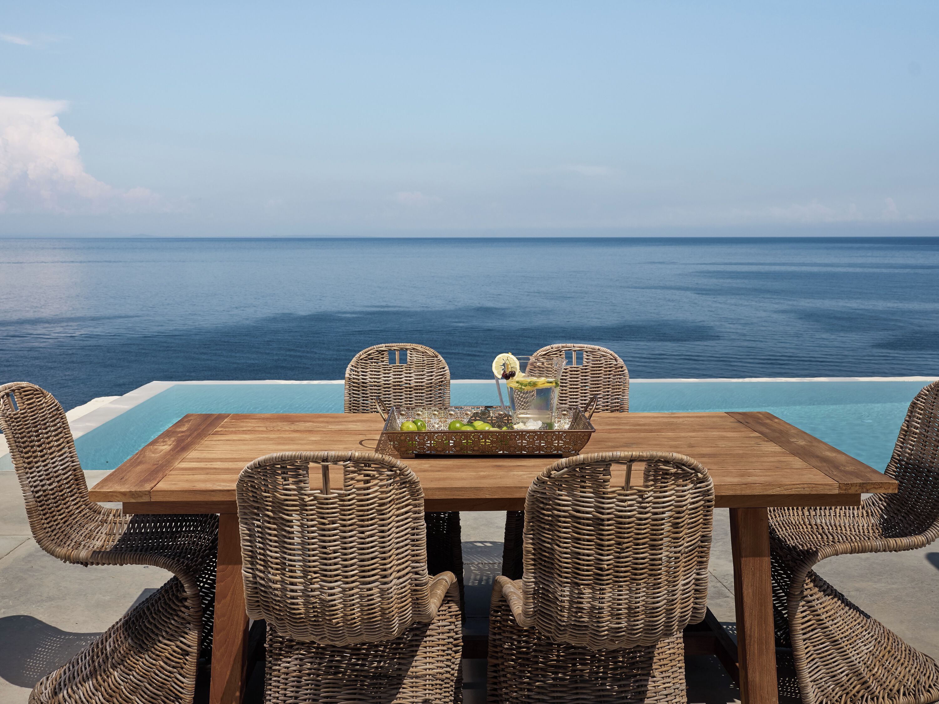 屋外ダイニングエリア