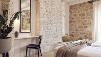 客房内保险箱、熨斗/熨衣板、旅行婴儿床、免费 WiFi