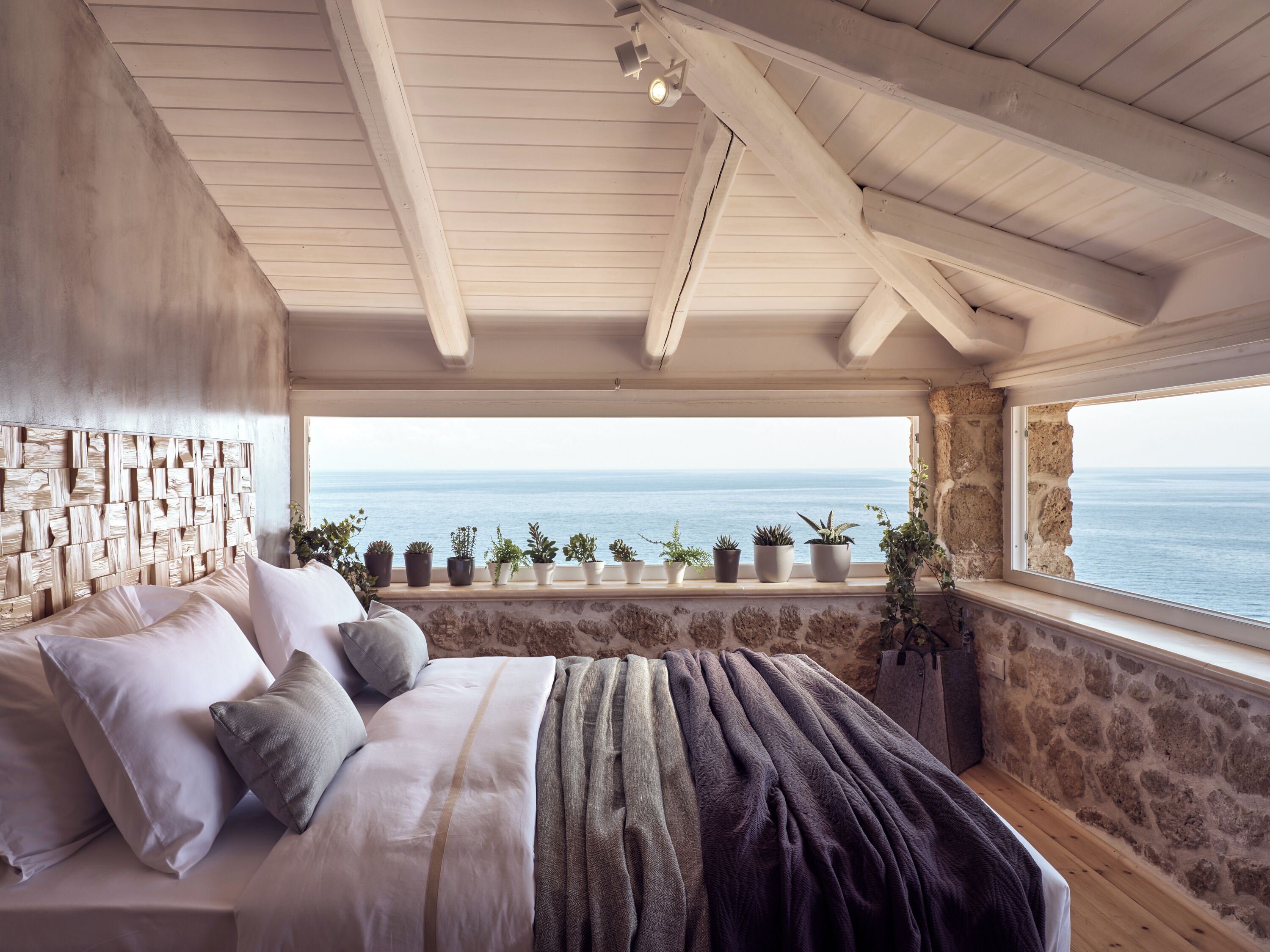 Caja fuerte, tabla de planchar con plancha, cuna de viaje y wifi gratis