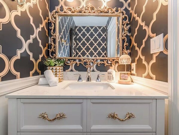 Unclassified image, 1 of 27, button